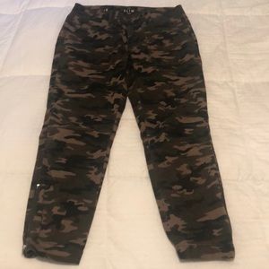 White House Black Market Slim Crop Pant